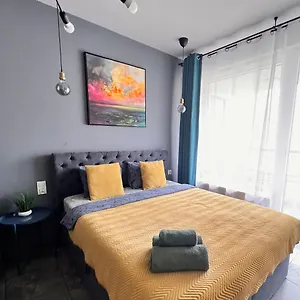 modern-apartment-close-to-metro-ac-stylish.warsawhotelspoland.com/